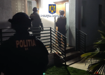 Zece percheziții domiciliare privind infracțiunea de spălare de bani