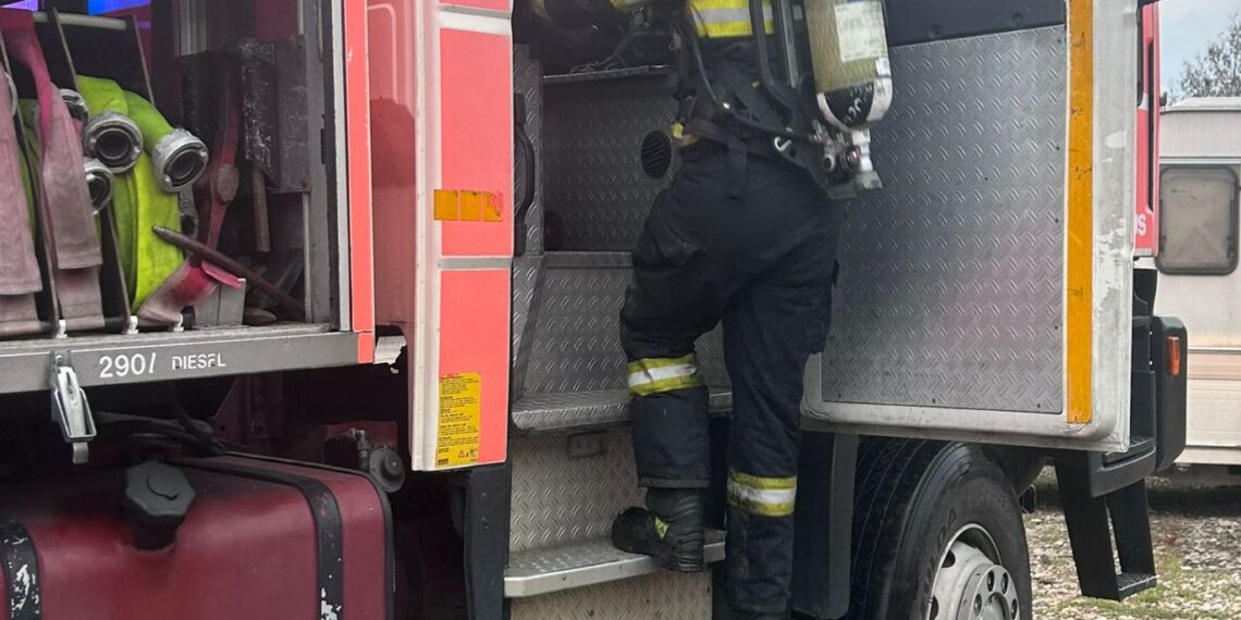 Incendiu la un atelier de tâmplărie din Arad