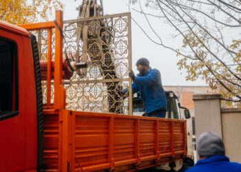 Un teren public ocupat ilegal de o curte privată a fost eliberat de Primăria Timișoara în zona Dâmbovița