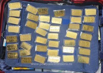 Zeci de lingouri din aur nedeclarate, descoperite în bagajele unui bărbat la Aeroportul Timișoara