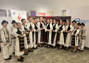 GALERIE FOTO. Ploaie de premii pentru copiii din Comloșu Mare, la concursul „Cântec, joc și grai străbun”