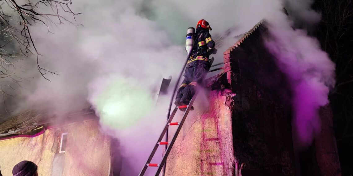 Incendiu de proporții la o anexă gospodărească din Seleuș