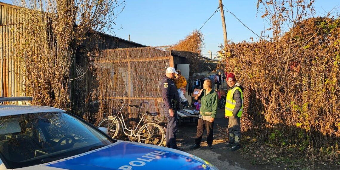 Polițiștii Biroului Rutier Arad, în rol de „Moș Crăciun”