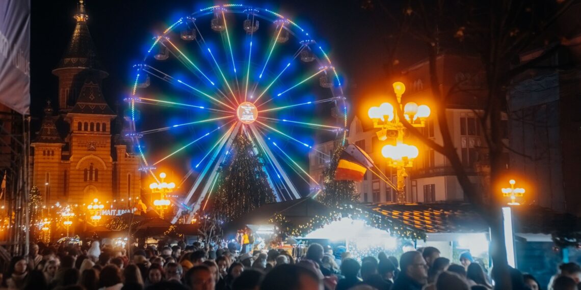 Aproape 800.000 de vizitatori la Târgul de Crăciun din Piața Victoriei, până în 26 decembrie. Cine cântă la Revelion