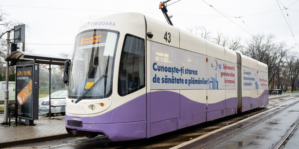 Spirometrii gratuite în tramvaiul dedicat sănătății plămânilor, pe liniile 8 și 9