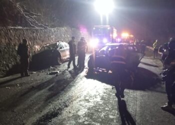 Accident cu cinci autoturisme. Doi minori, transportați la spital