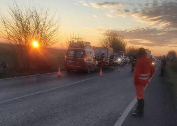 Femeie transportată la spital după un accident