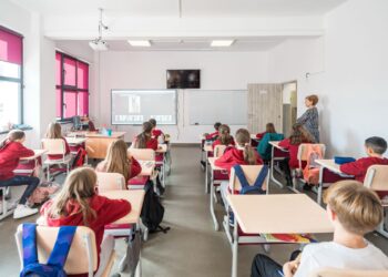 În Regiunea Vest se pot depune proiecte pentru investiții în modernizarea grădinițelor, școlilor și liceelor publice