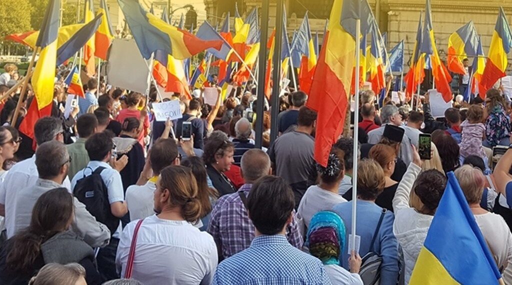 Proteste AUR în centrul Timișoarei: manifestanții scandează împotriva guvernului