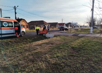 Accident la intrare în Aluniș. O persoană a fost transportată la spital