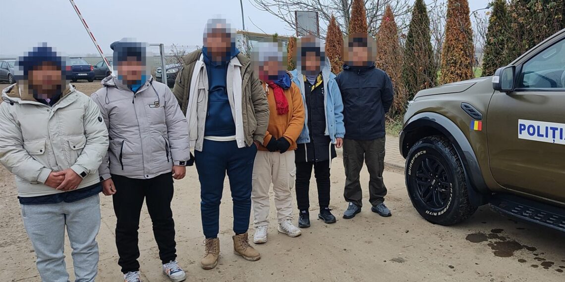 Șase cetățeni din Nepal opriți la frontiera româno-sârbă