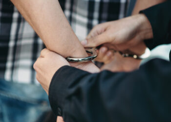 Tânăr din Chisindia, reținut pentru incendierea unui autoturism