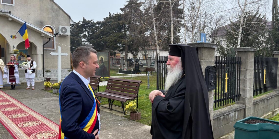Primarul Adrian Pavel a participat la sfințirea de pictură în biserica din parohia Recaș I făcută de Mitropolitul Banatului