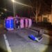 Polițiști ajunși la spital după ce s-au răsturnat cu mașina