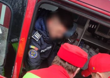 Polițist pus la pământ de un tânăr motociclist. A avut nevoie de îngrijiri medicale