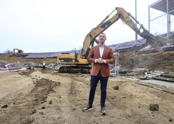 Stadionul „Dan Păltinișanu”, demolat în ritm alert/Foto