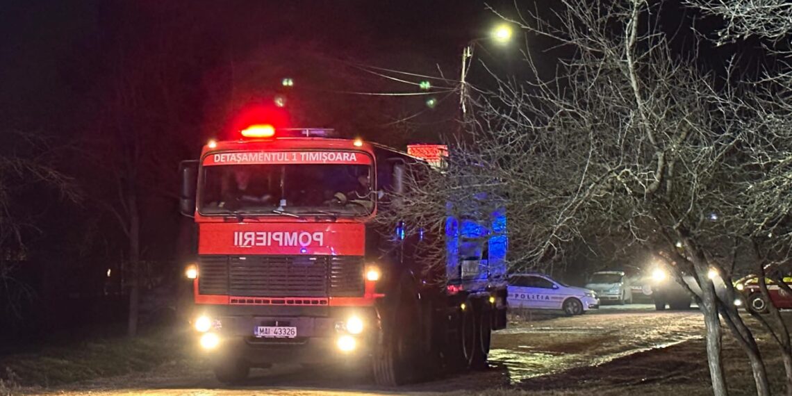 Video. Incendiu violent. Casă în flăcări, nu departe de Timișoara