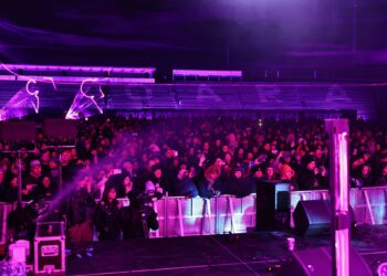 Mii de oameni pe Stadionul „Dan Păltinișanu” la evenimentul de adio organizat de CJT/Foto