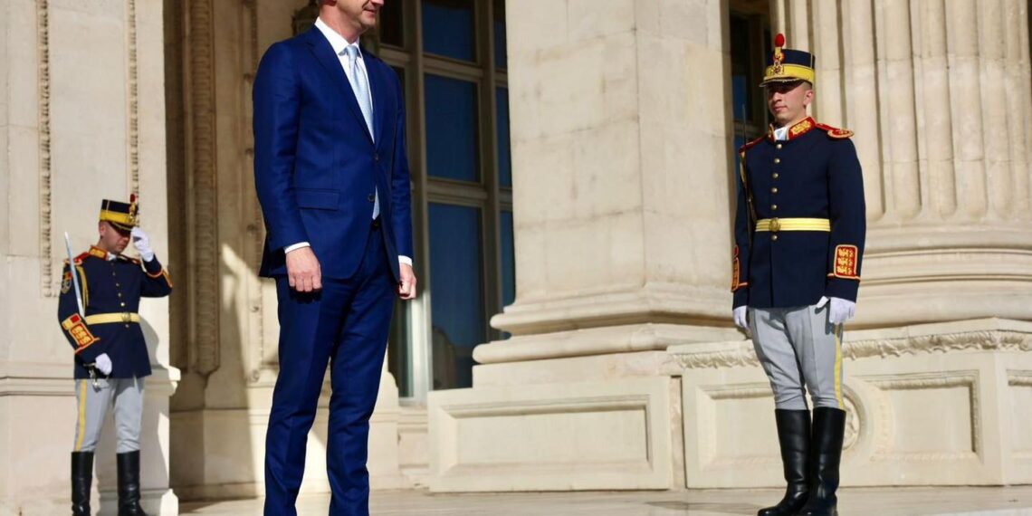 Alfred Simonis: „Moartea regelui”, bucuria nebunilor