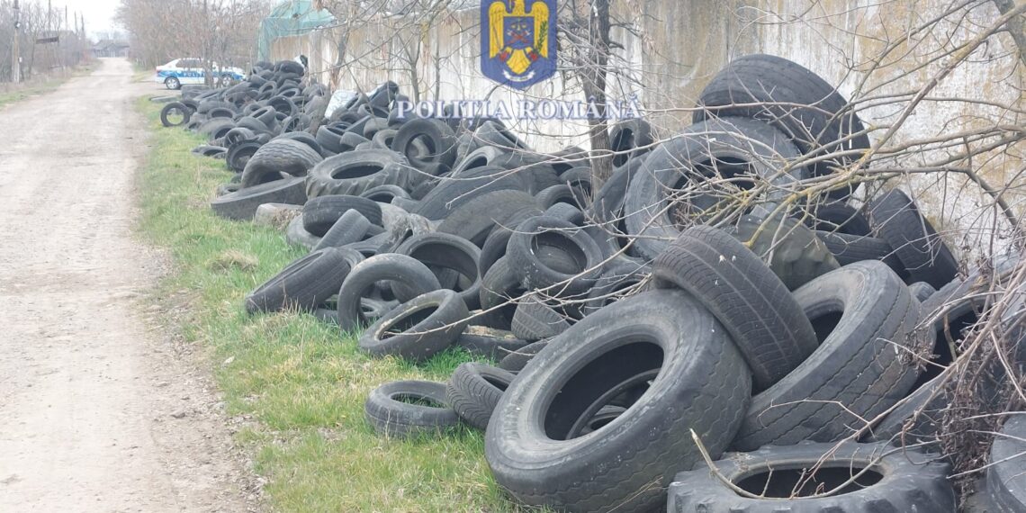 Dosar penal pentru un bărbat din Timiș care a aruncat anvelope uzate și deșeuri pe stradă