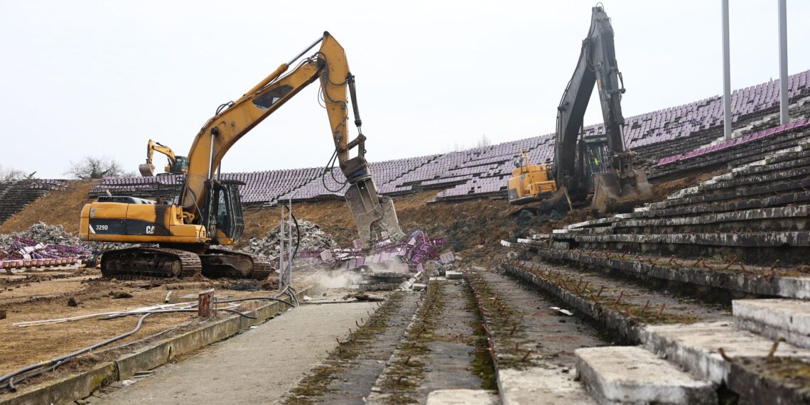 Stadionul „Dan Păltinișanu”, demolat în ritm alert/Foto