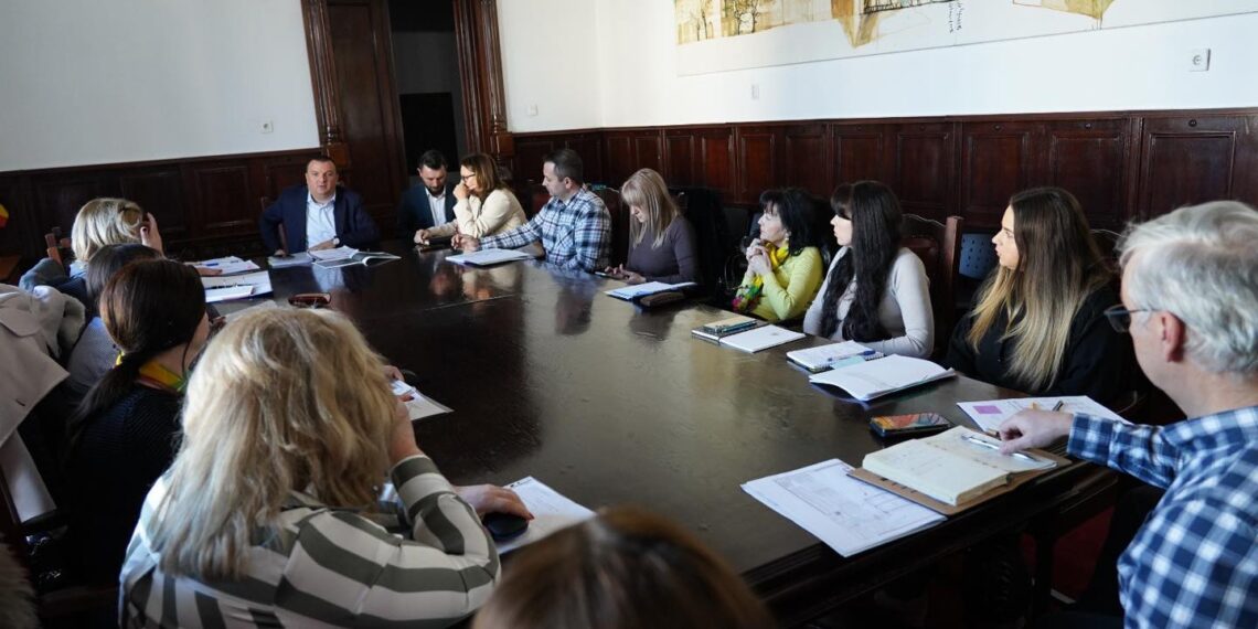 Primarul Călin Dobra s-a întâlnit cu directorii și reprezentanții școlilor, liceelor și grădinițelor din Lugoj