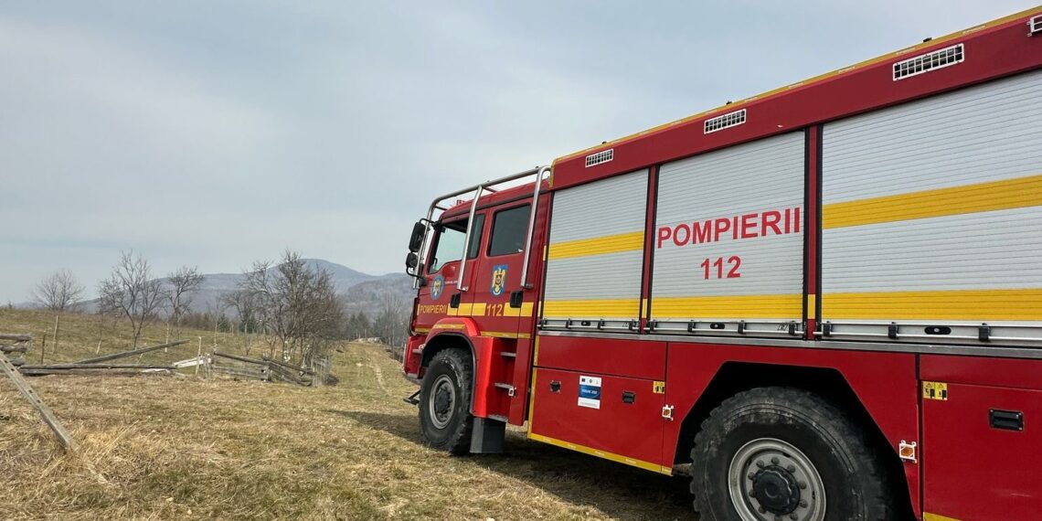 18 incendii izbucnite doar ieri în județul Arad