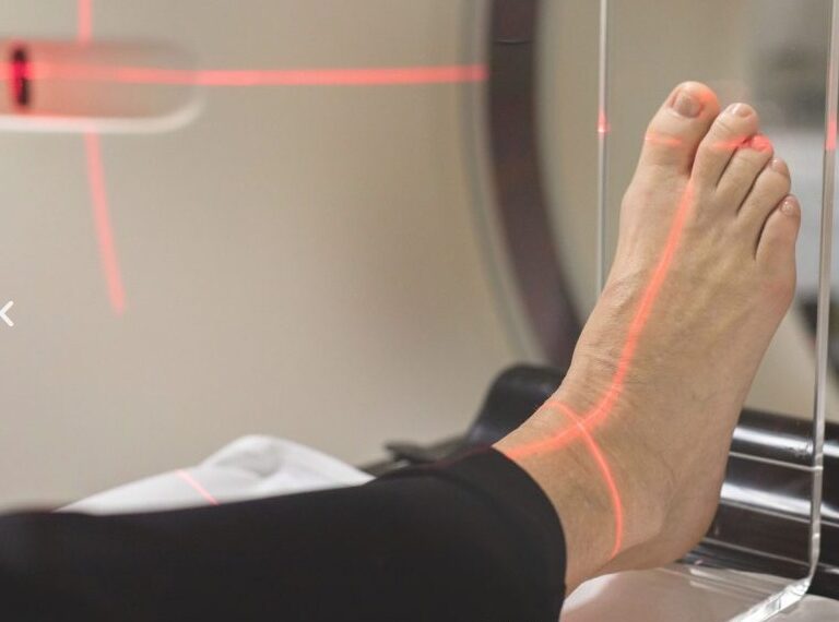 În cadrul Asociației OncoHelp, pacienții au acces la radioterapia pentru tratamentul durerii și reducerea inflamației