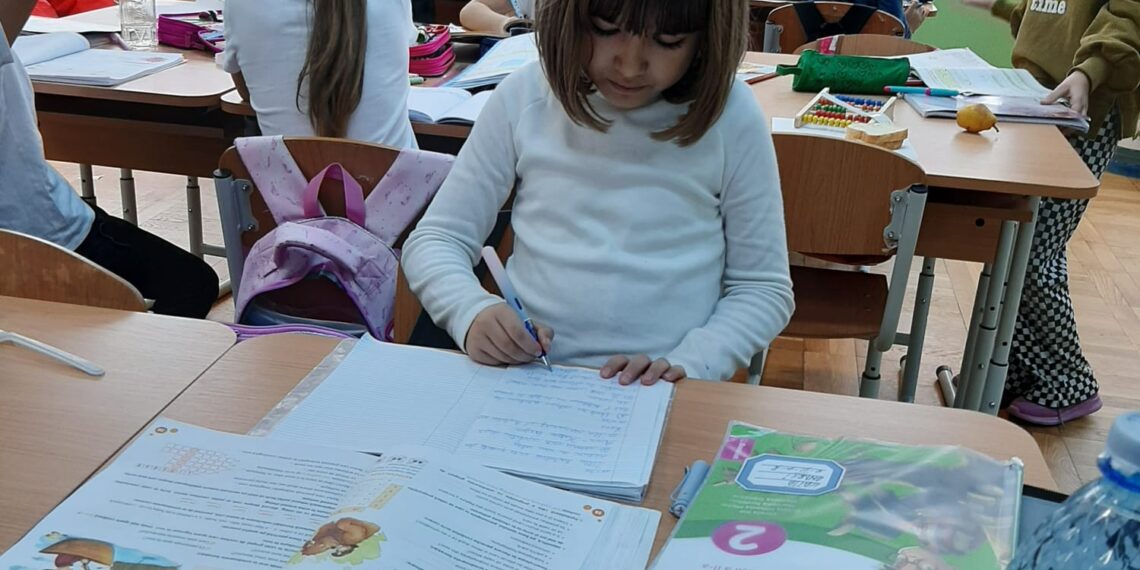 Suma pe care părinții o plătesc pentru educația gratuită a crescut cu aproape 45%, față de 2021