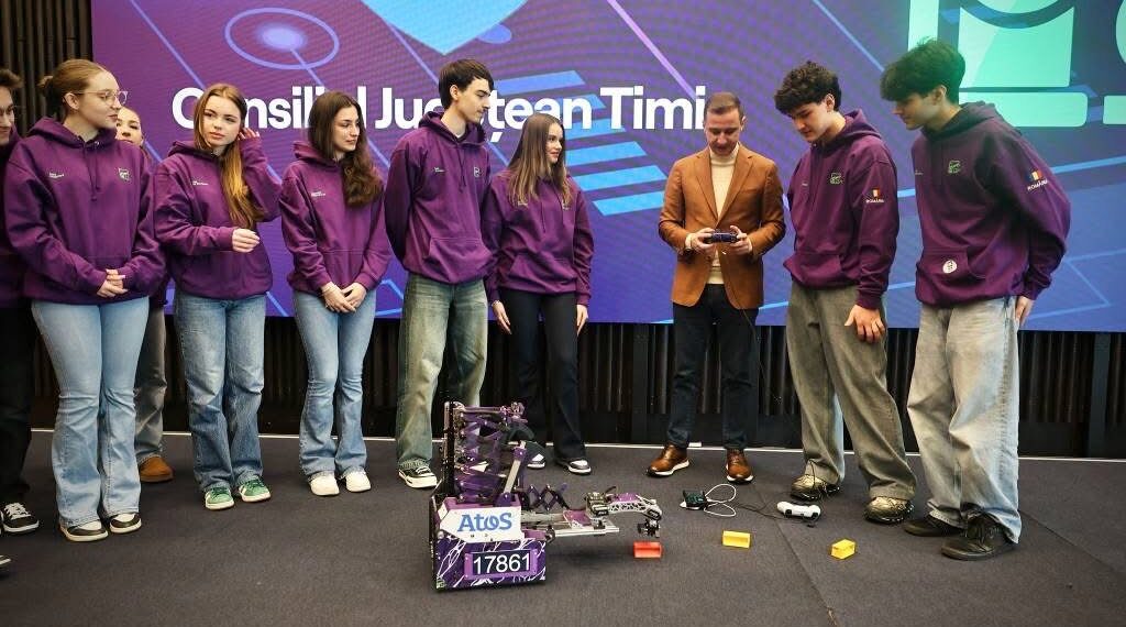 35.000 euro pentru vicecampionii Campionatului de Robotică First Tech Challenge