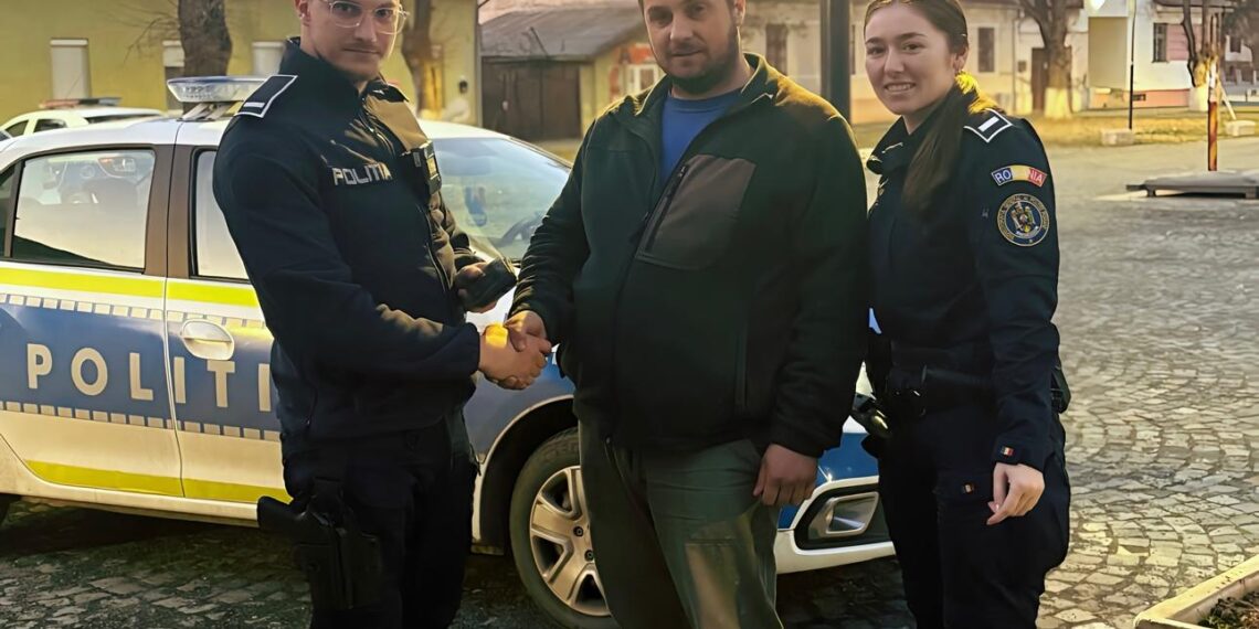 Portofel cu 1.000 de lei, returnat de doi polițiști în Timiș