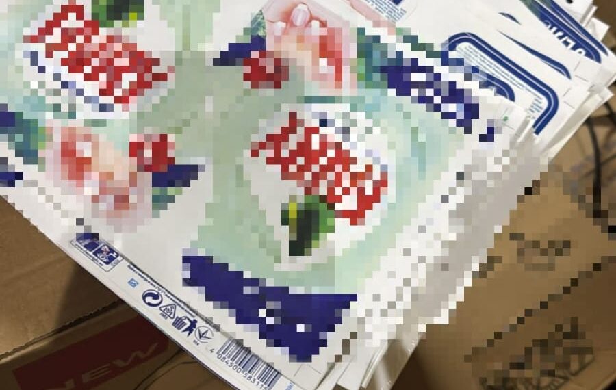 Produse contrafăcute pe rafturile unor magazine din Timiș/Foto