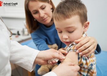 Rata de vaccinare scade pentru două vaccinuri esențiale. În cazul ROR, scăderea este alarmantă