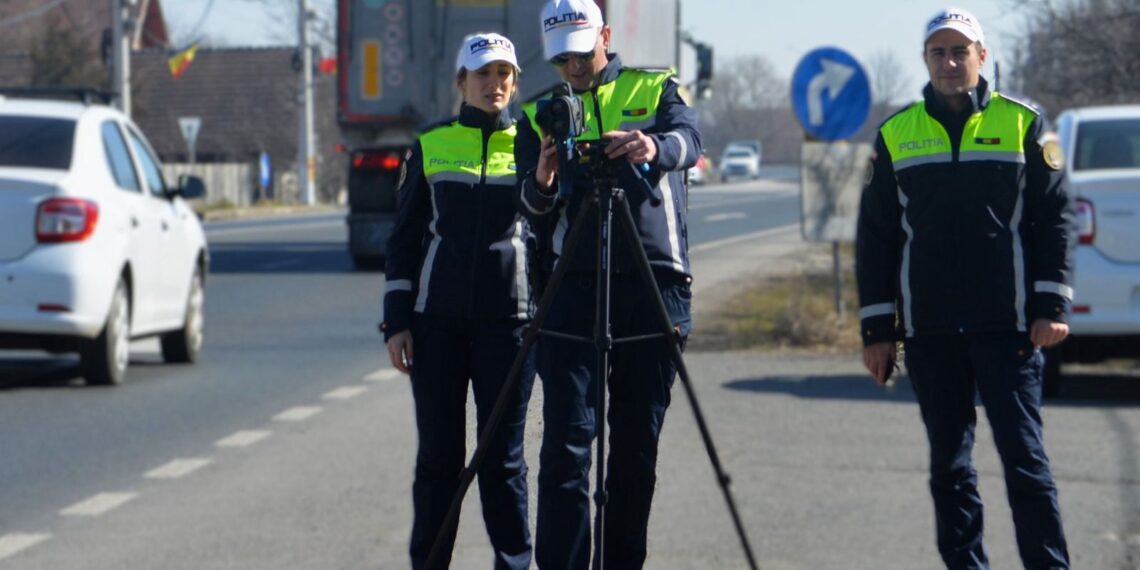 Polițiștii acționează cu sistemul radar e – SIGUR