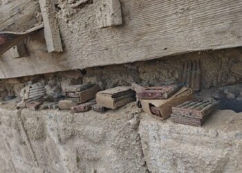 Descoperire periculoasă într-o gospodărie din județul Arad. 315 cartușe de război, găsite în timpul unor lucrări de demolare