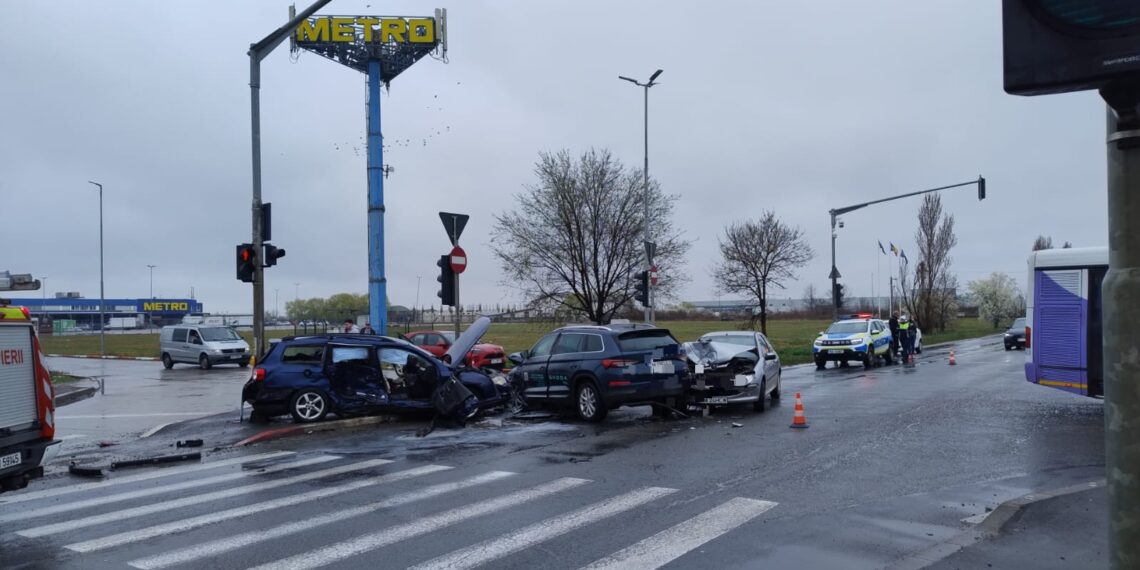 Dublu accident rutier, soldat cu victime, în Timiș