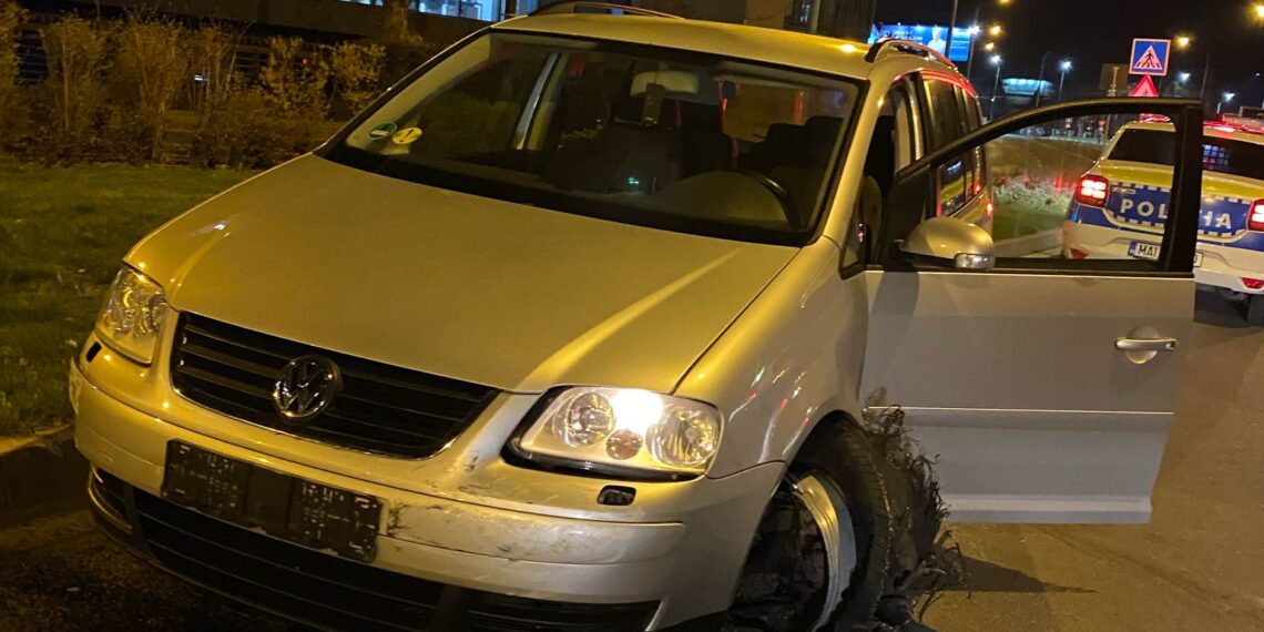 Urmărire ca-n filme. Un tânăr cu permisul suspendat, prins de polițiști