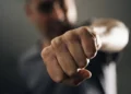 Rudă a fostului prefect Mircea Băcală, victima unei tentative de jaf folosind schema „recensământul”