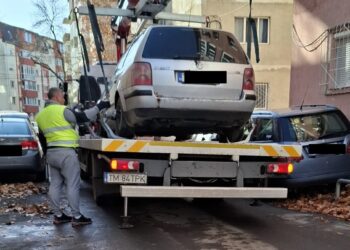 315 autovehicule abandonate, ridicate anul acesta ca urmare a somațiilor aplicate de polițiștii locali. Anul trecut alte 1656 epave au fost ridicate