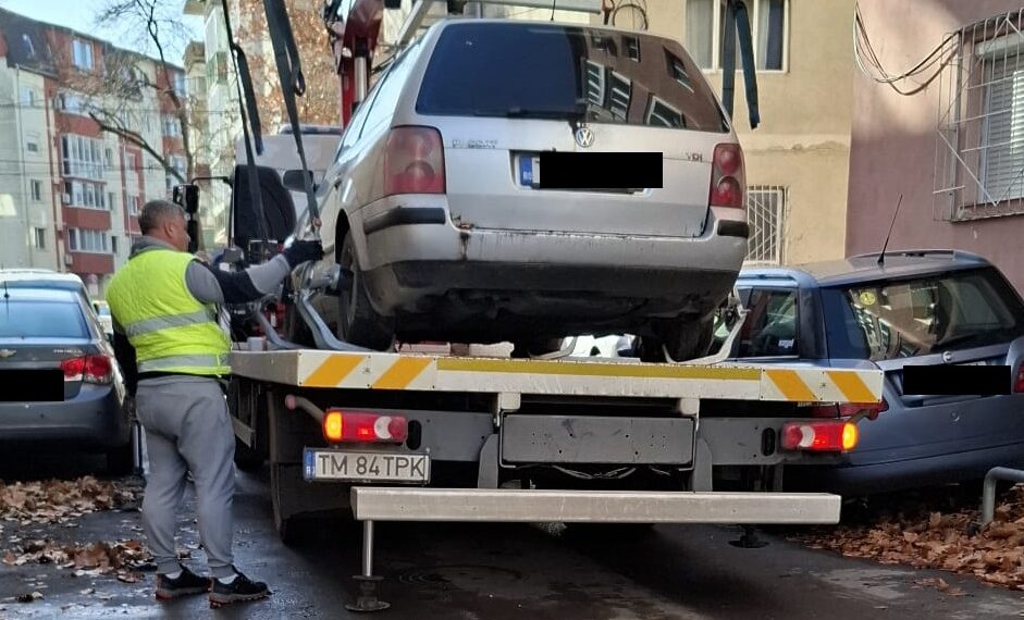 315 autovehicule abandonate, ridicate anul acesta ca urmare a somațiilor aplicate de polițiștii locali. Anul trecut alte 1656 epave au fost ridicate