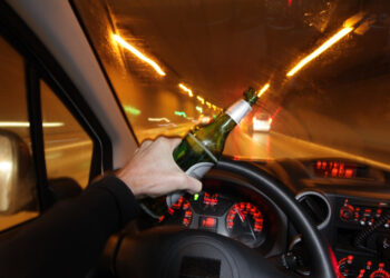 E la ”răcoare” acum. Bărbat reținut după ce a condus beat și permis