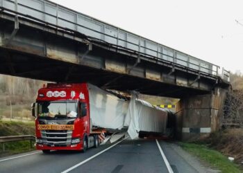 Trafic blocat în zona localității Teregova