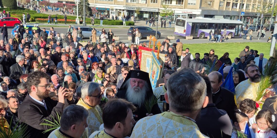 Timișoara: Sute de oameni la Pelerinajul Floriilor, în ajunul sărbătorii