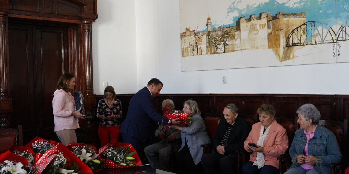 50 de ani de căsnicie. 15 cupluri din Lugoj au fost premiate pentru o viață trăită împreună