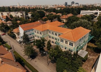 O nouă școală va intra în reabilitare: Gimnaziala de la Calderon are contract semnat 