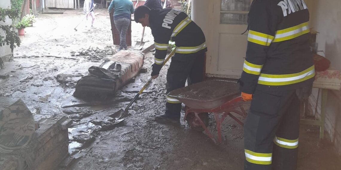 GALERIE FOTO. UPDATE. Viitură de scurtă durată în Caraș – Severin