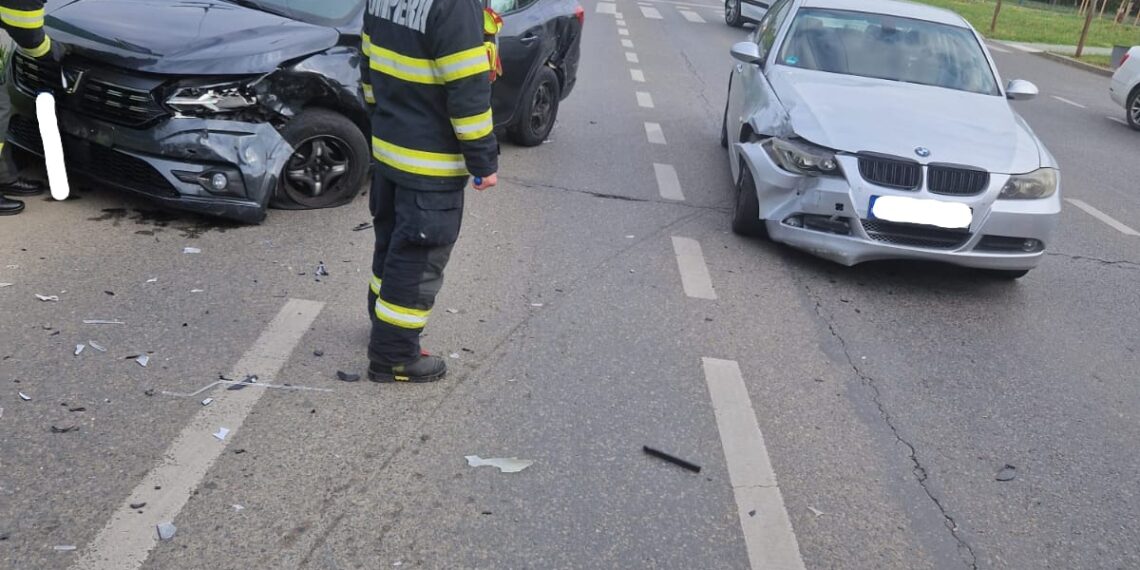 Accident în zona Pasajului Michelangelo: 2 mașini avariate, un șofer la spital