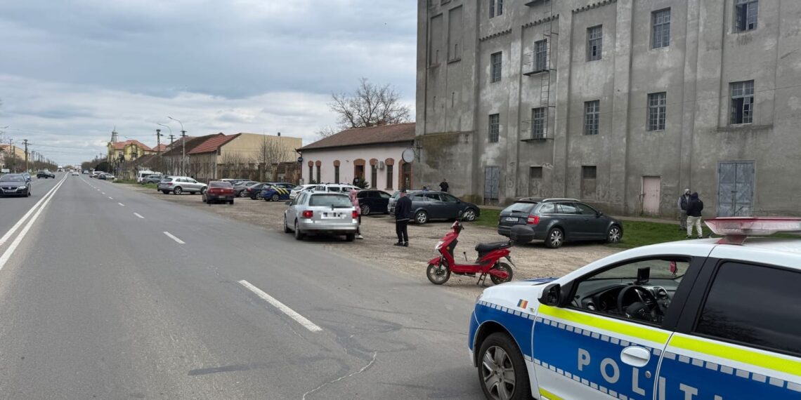 Doi tineri răniți într-un accident la Sânnicolau Mare