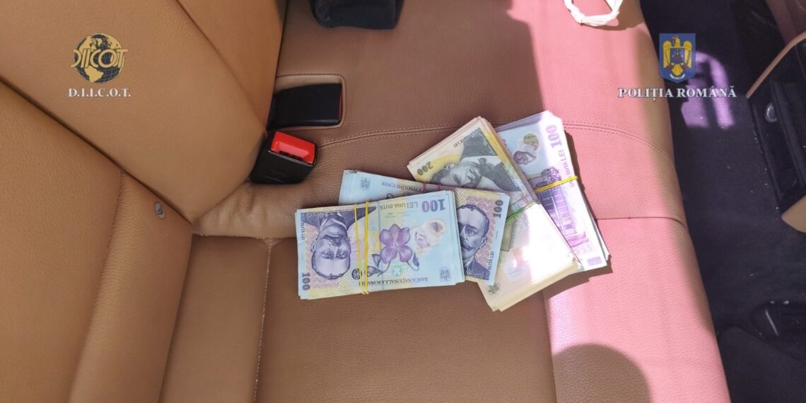 Trei persoane, cercetate pentru trafic de droguri de mare risc