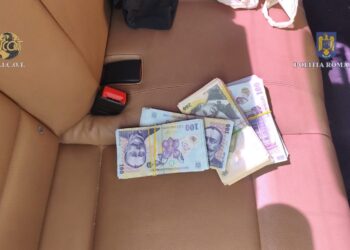 Trei persoane, cercetate pentru trafic de droguri de mare risc